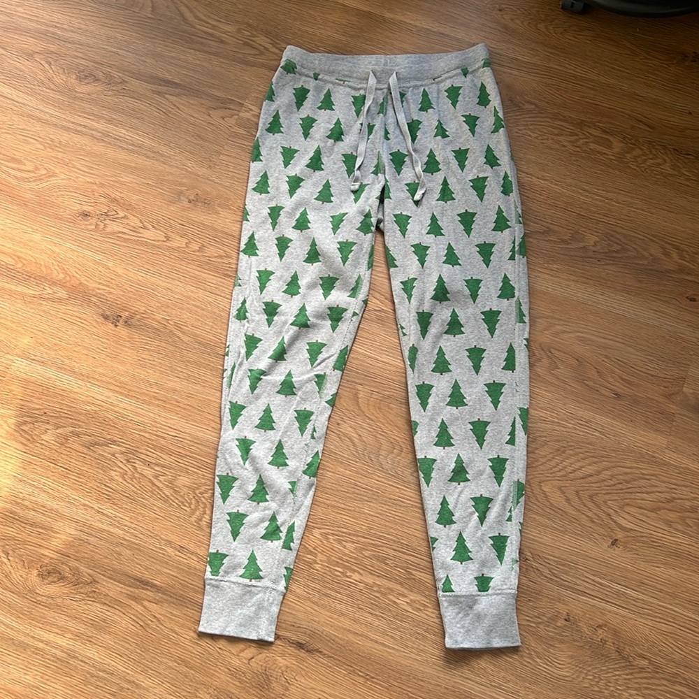 Hanna Andersson Christmas tree pajama pants women’s size small.